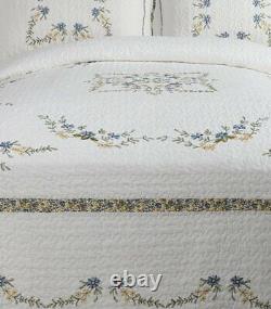 Beautiful XXXL White Green Blue Yellow Flower Oversize Vintage Bedspread Quilt