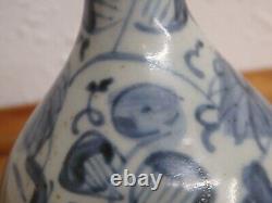 Chinese Antique A QUALITY & RARE MING WANLI KRAAK PORCELAIN BLUE AND WHITE VASE